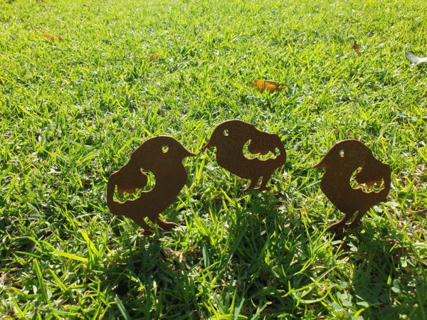 Pecking Hen Family Garden Stakes - Australian Made Rusted Metal Garden Art - Image 4