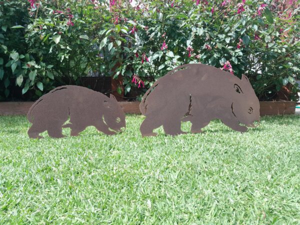 Wombat large rusted metal garden stake